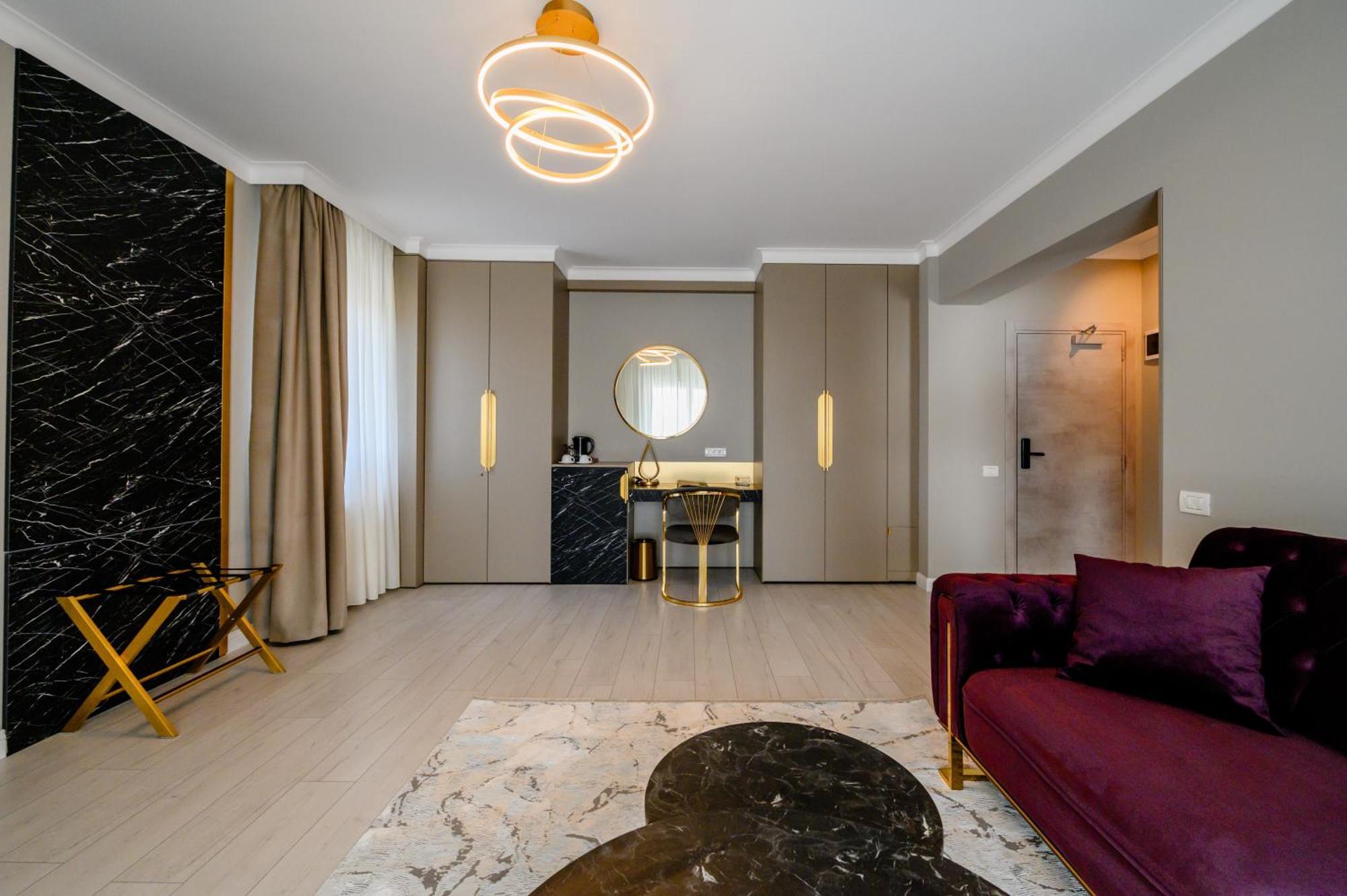 Elitte Inn & Suites Roşu Eksteriør billede